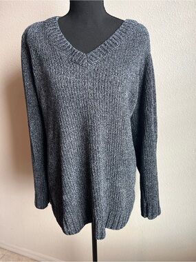 Orvis Women's V-Neck Sweater in Charcoal Gray